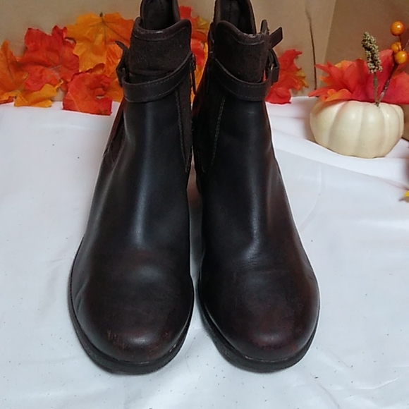 UGG boots sz 9 - Picture 1 of 7